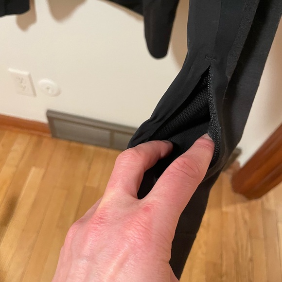 Isaora Taped Seam Hoodie Black on Black Men’s M - Picture 3 of 13